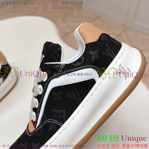 �������� ���̺��� Tilted Sneaker ����Ŀ�� LV402282-4
