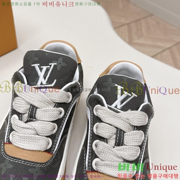 �������� ���̺��� Tilted Sneaker ����Ŀ�� LV402282-3